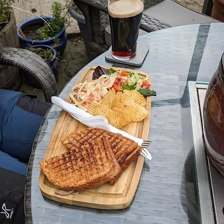 Castle Keep Tea Мидлхем